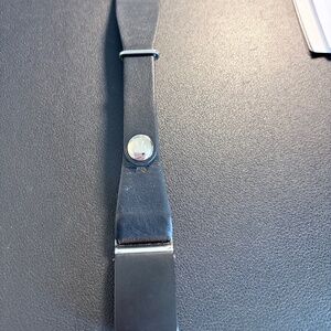 Whoop MG Fitness Tracker + 7 Bands (Small) + Wireless Power Pack